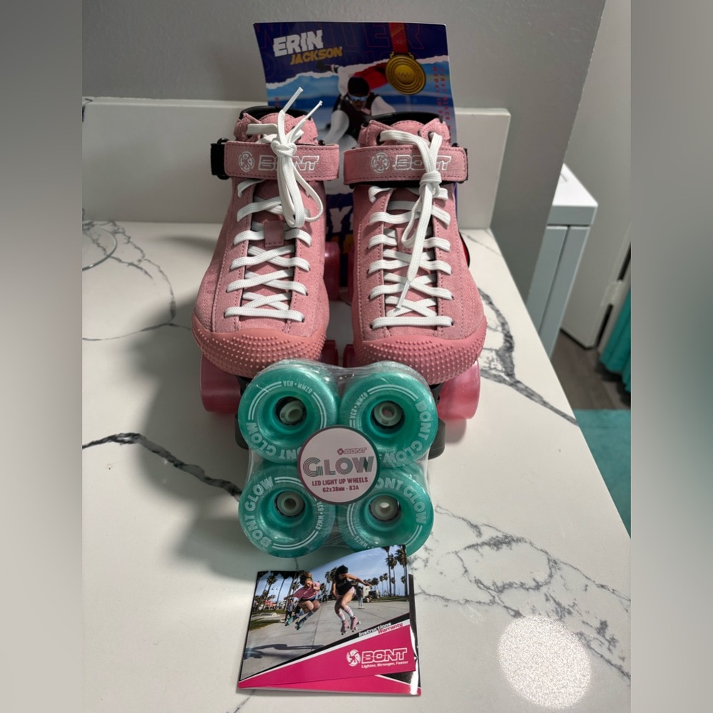 🛼 Pink Roller Skates 🛼